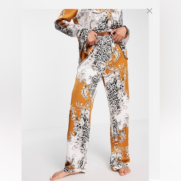 Missguided Contrast Leopard Print Satin Pajama Set - Picture 2 of 8